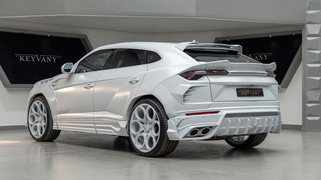 Lamborghini Urus 2024