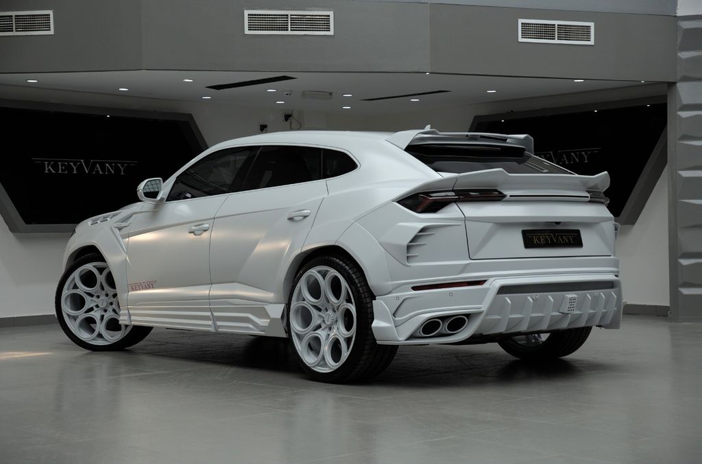 Lamborghini Urus 2024