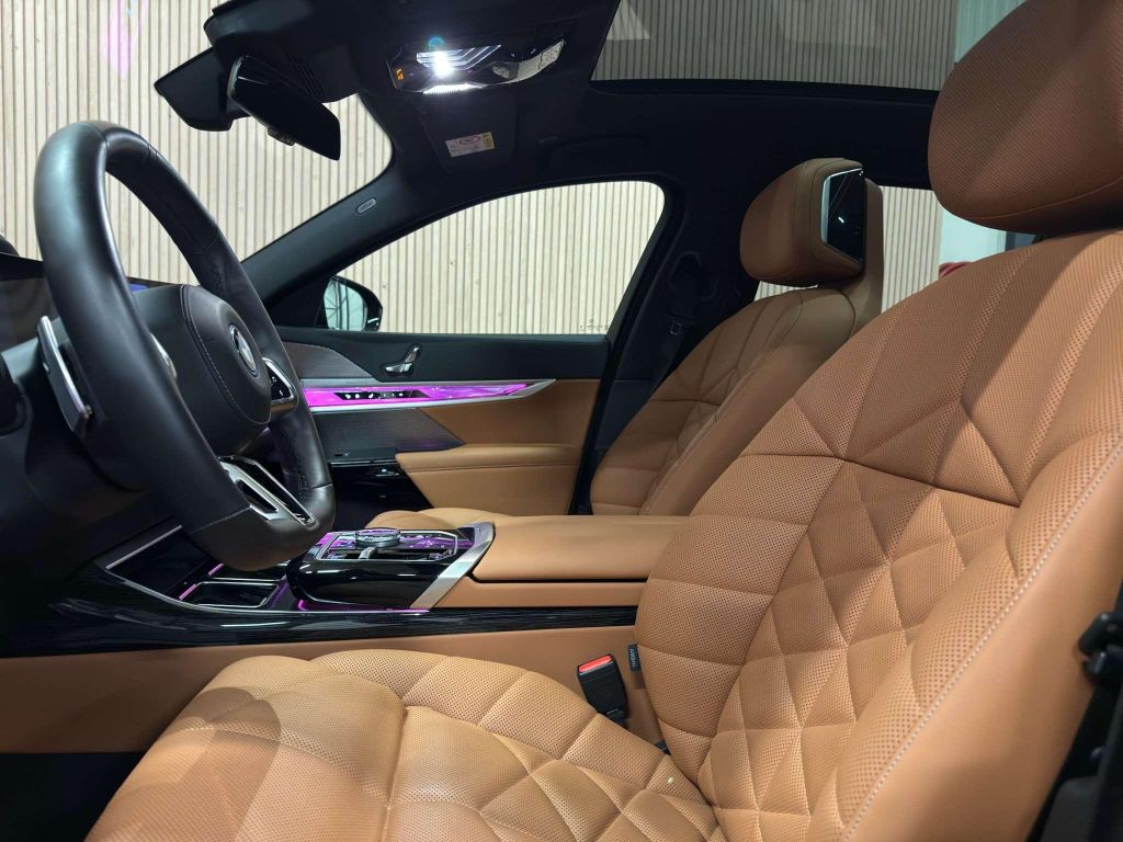 BMW i7 2024
