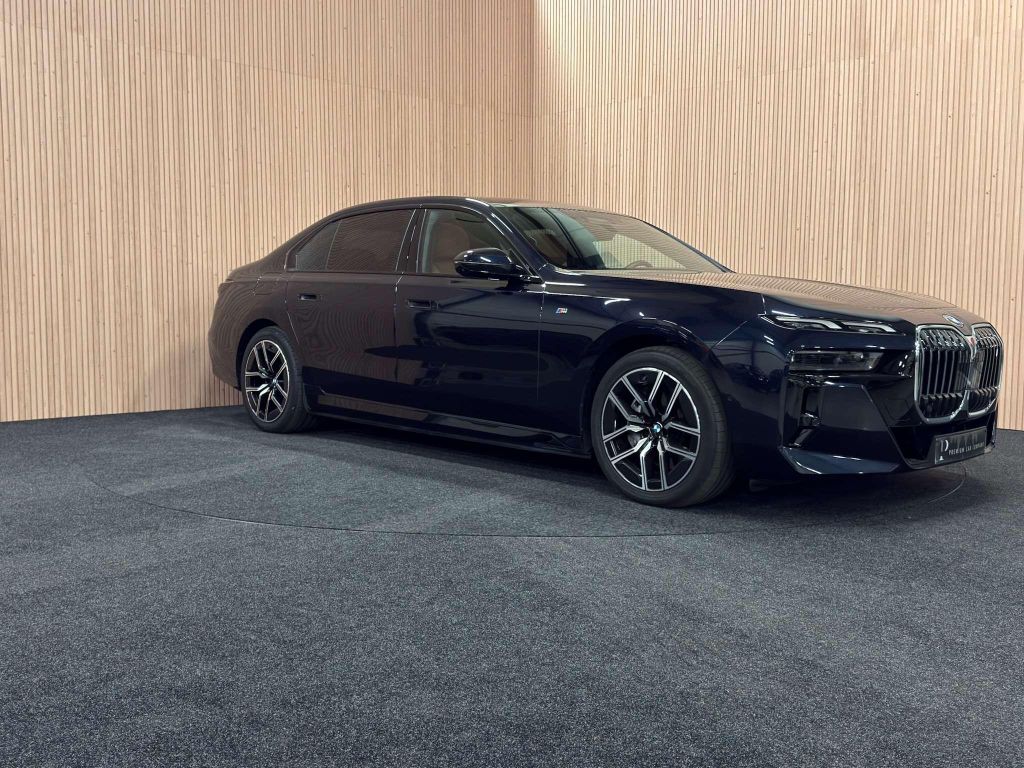 BMW i7 2024