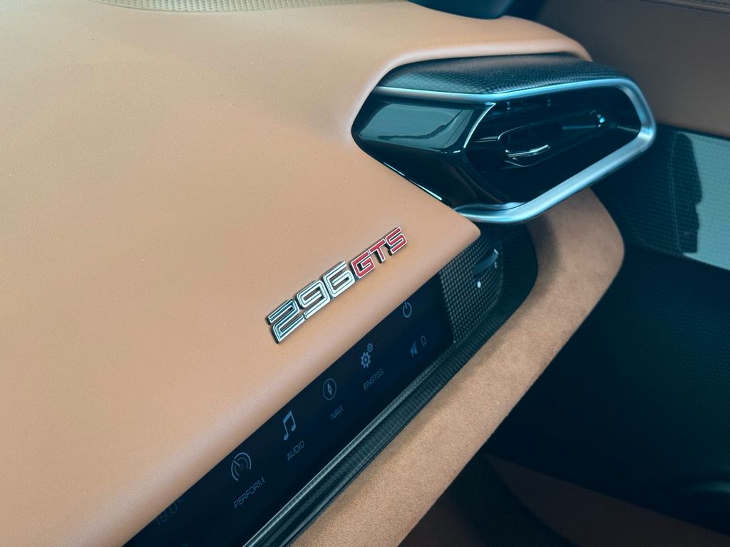 Ferrari 296 GTS 2024