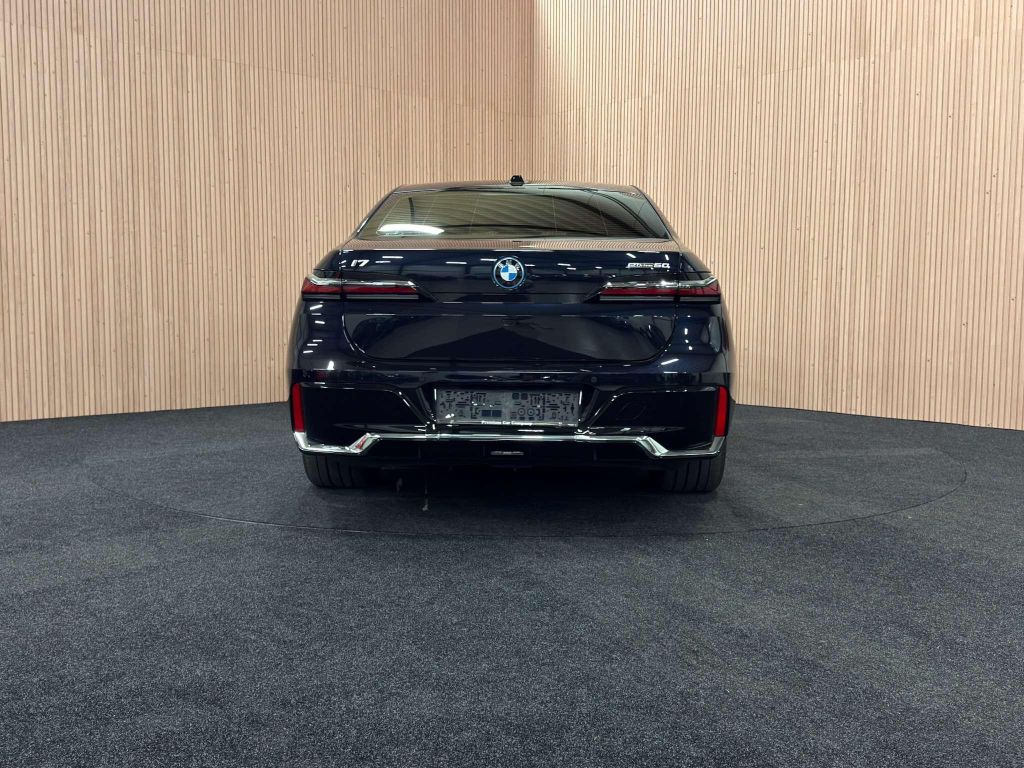 BMW i7 2024
