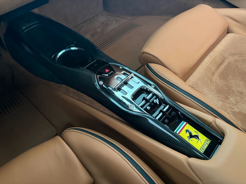 Ferrari 296 GTS 2024