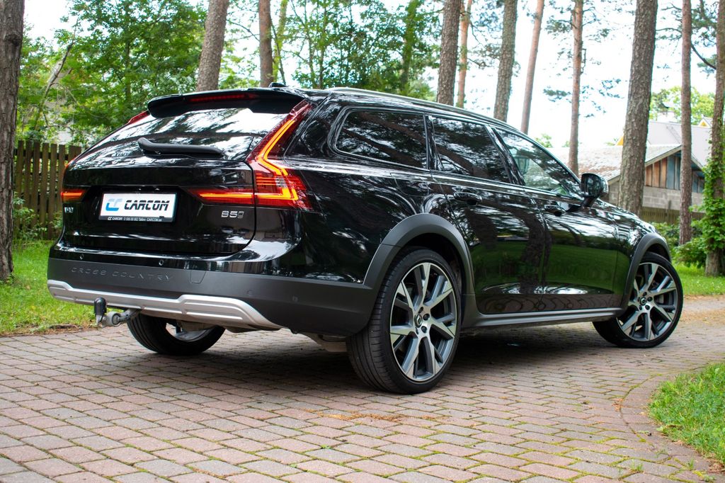 Volvo V90 Cross Country 2022