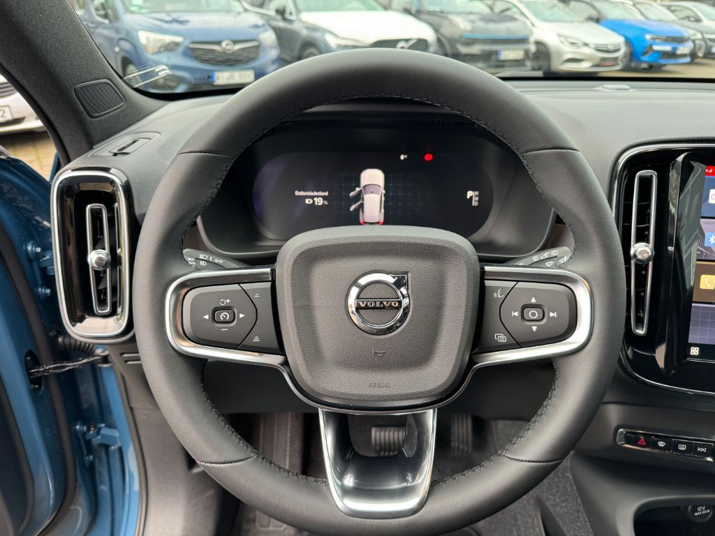 Volvo XC40 2024