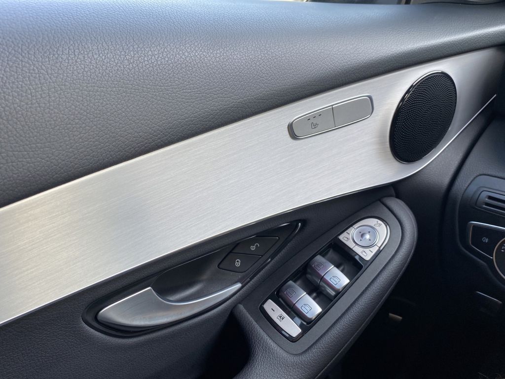 Mercedes-Benz GLC 300 2022