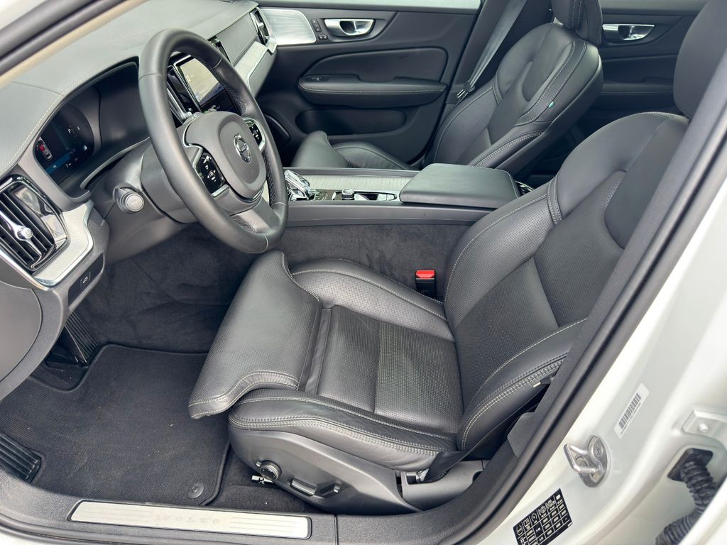 Volvo V60 Cross Country 2024