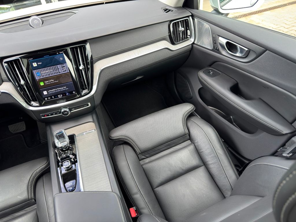 Volvo V60 Cross Country 2024