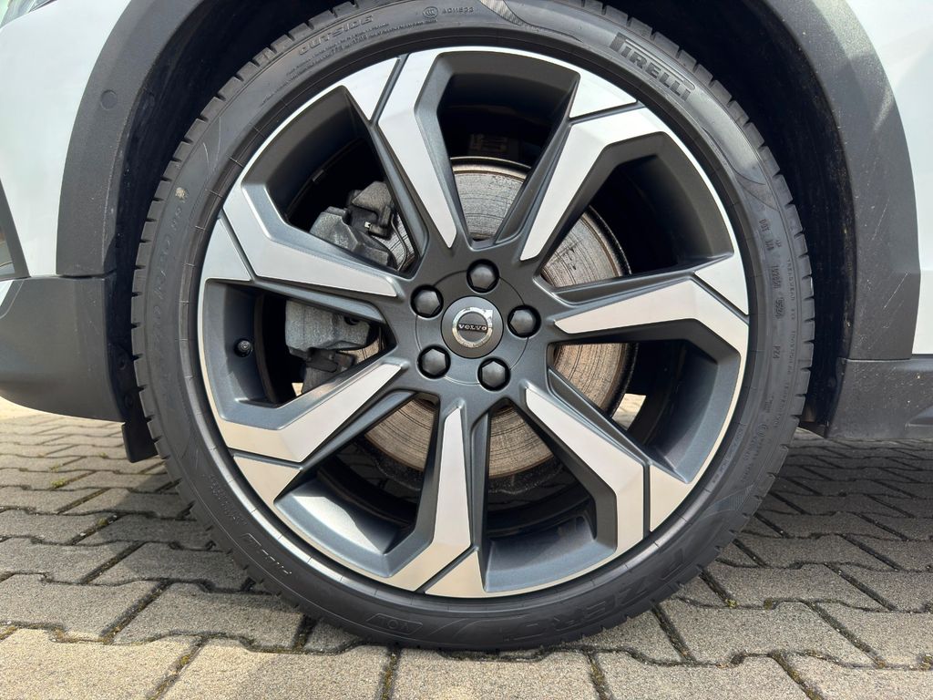 Volvo V60 Cross Country 2024