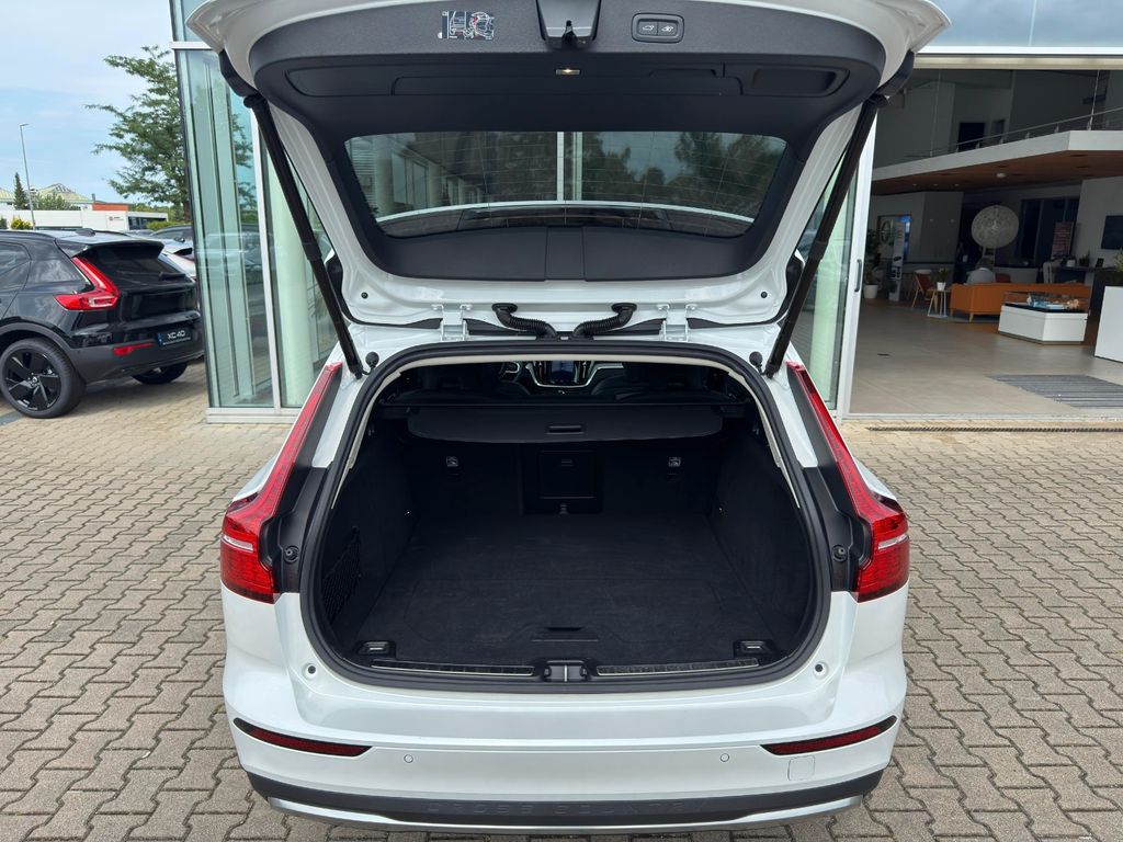 Volvo V60 Cross Country 2024