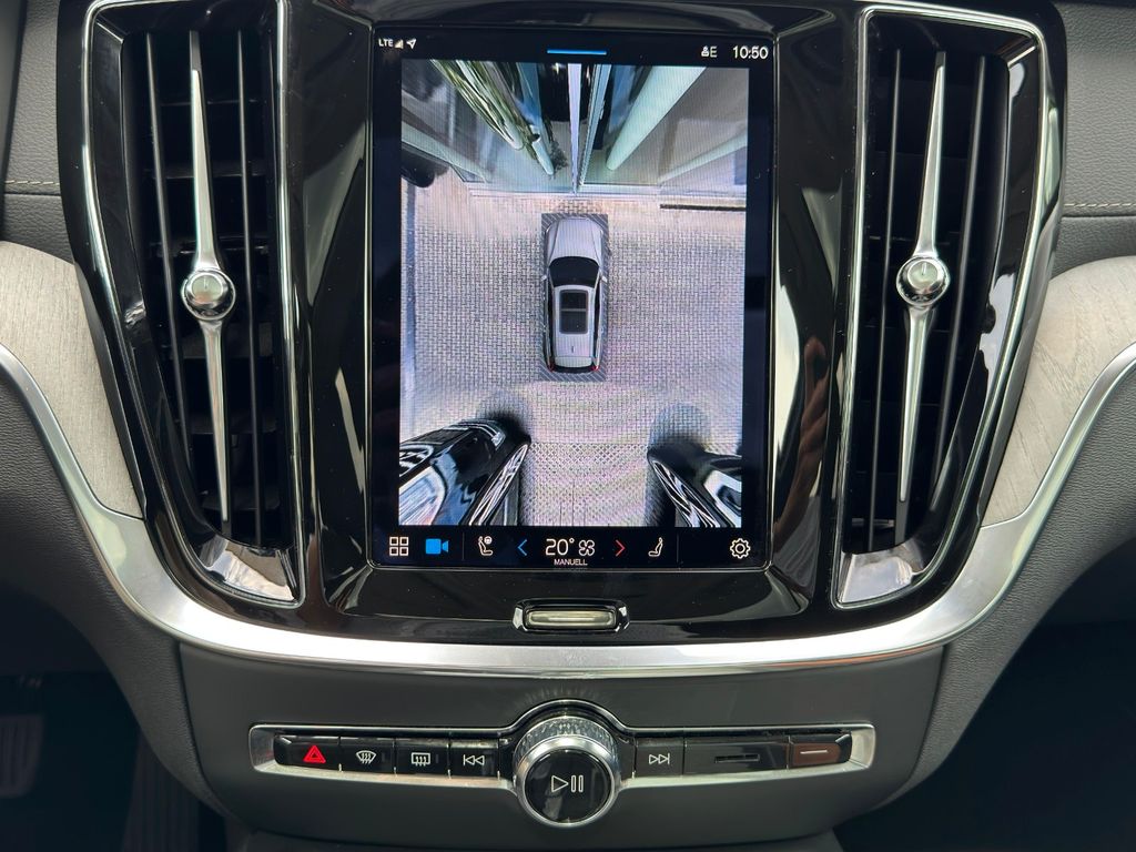 Volvo V60 Cross Country 2024