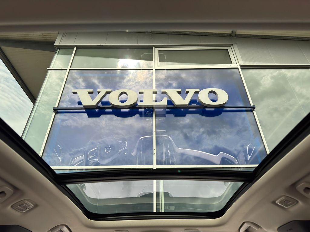 Volvo V60 Cross Country 2024