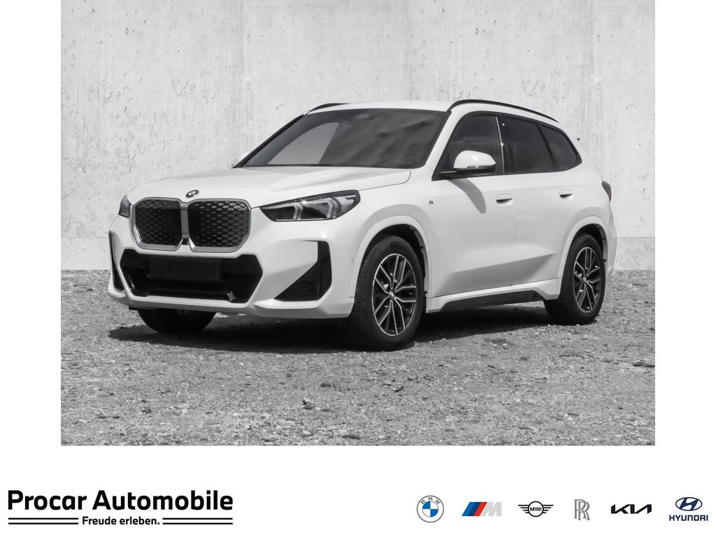 BMW iX1
