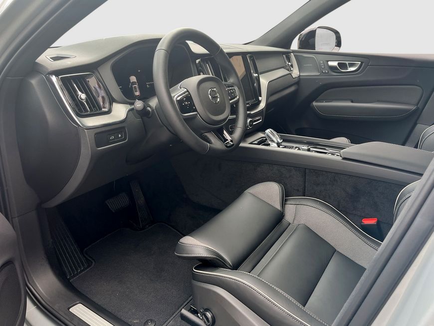 Volvo XC60 2025