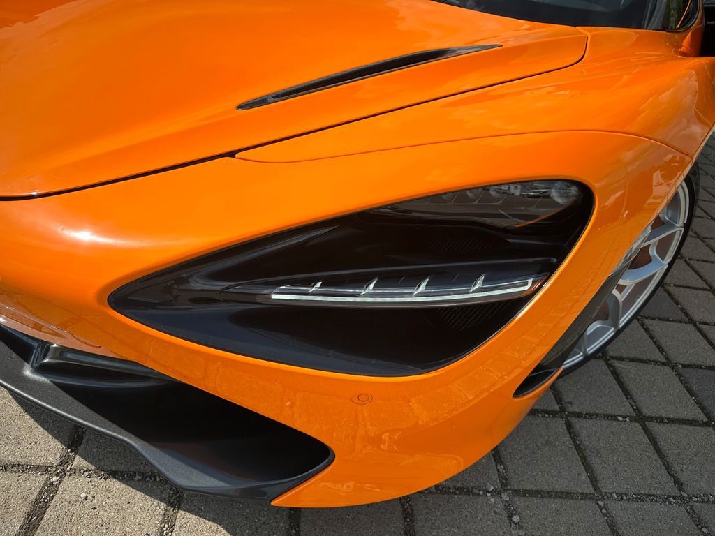 McLaren 720S 2023