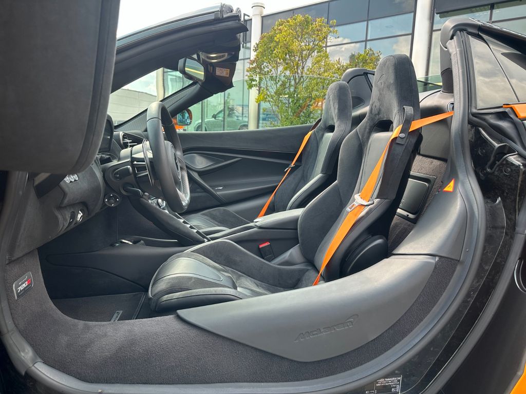 McLaren 720S 2023