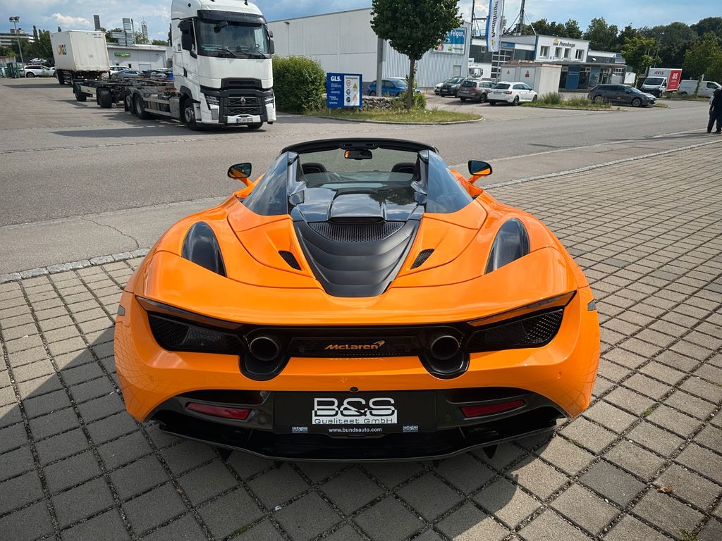 McLaren 720S 2023