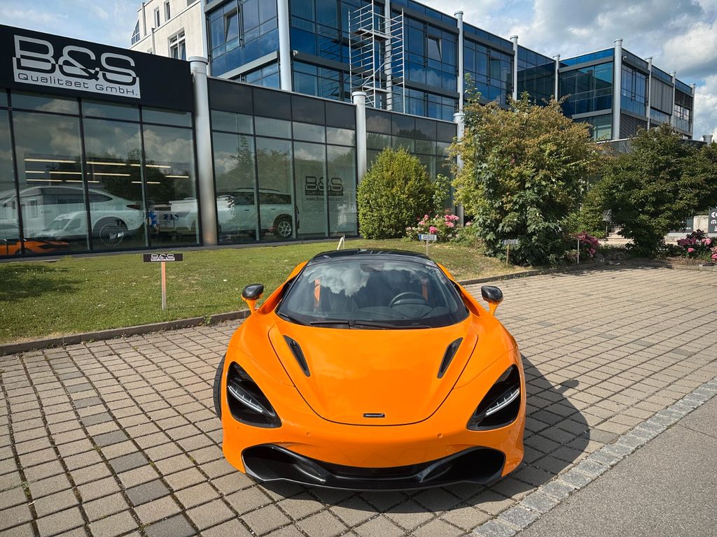 McLaren 720S 2023