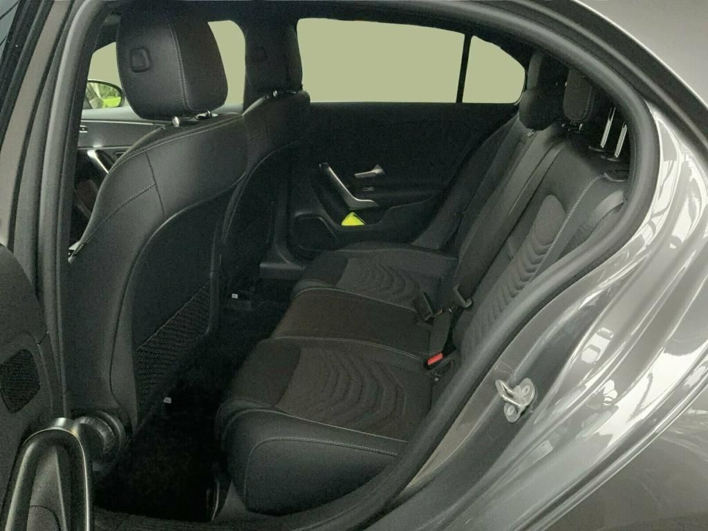 Mercedes-Benz A 200 2025