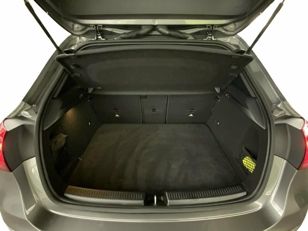 Mercedes-Benz A 200 2025