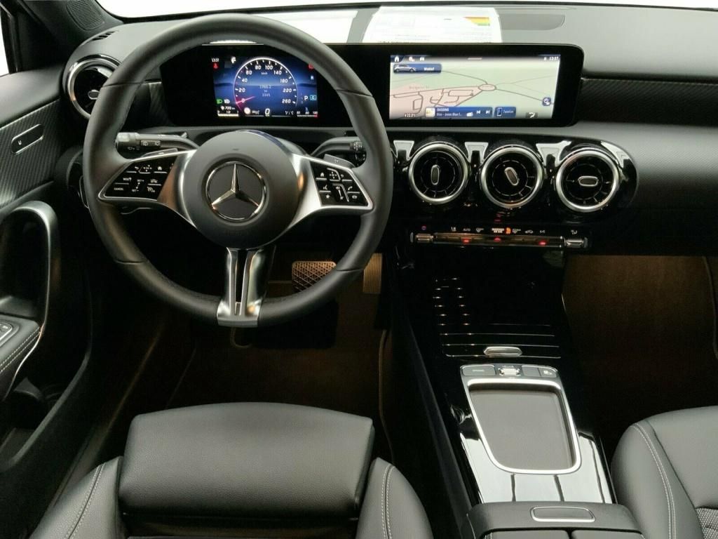 Mercedes-Benz A 200 2025