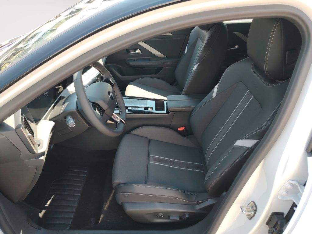 Opel Astra 2025