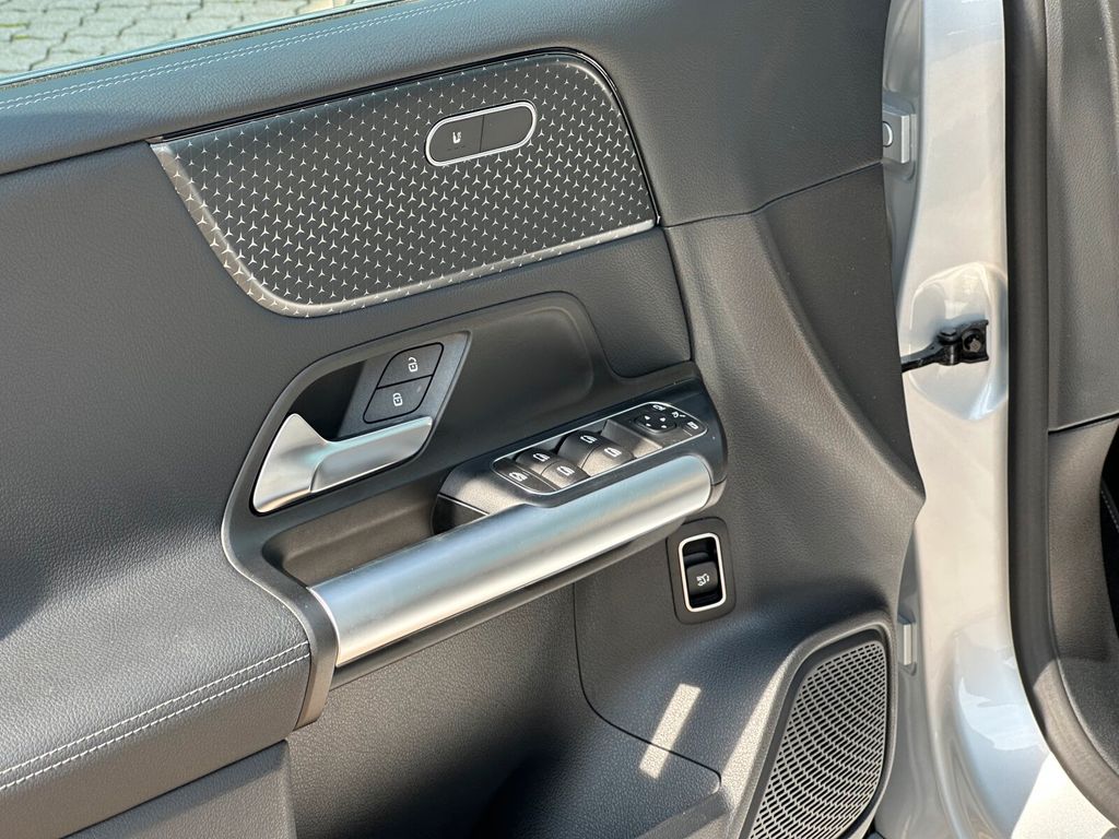 Mercedes-Benz B 180 2023