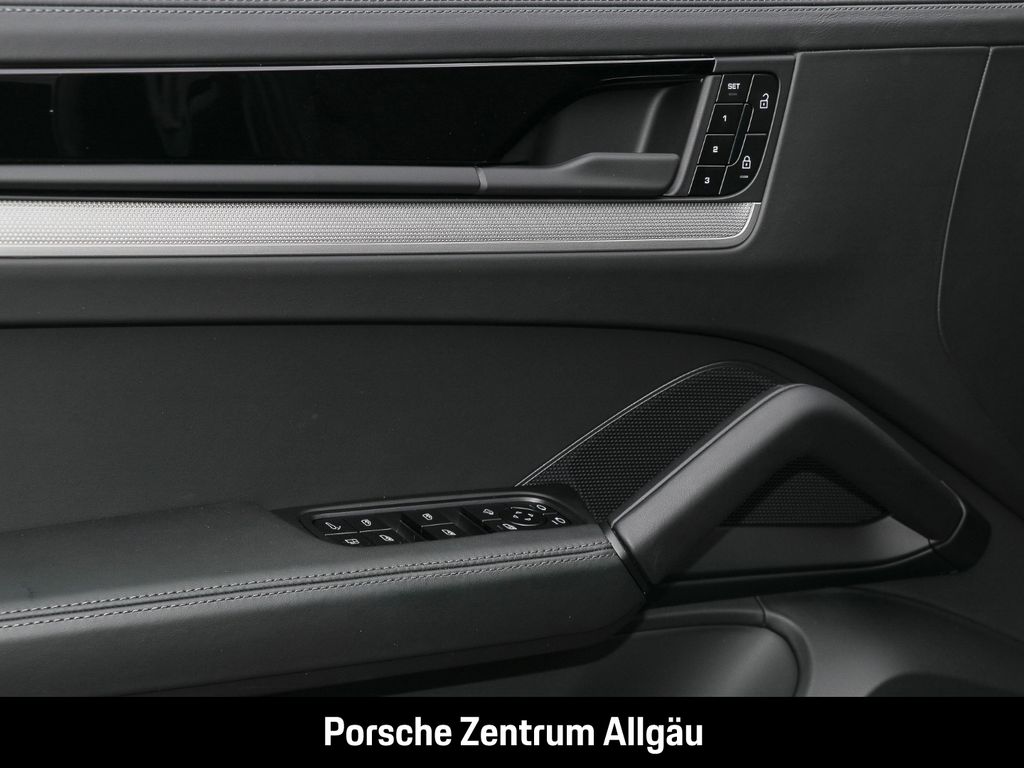 Porsche Cayenne 2025