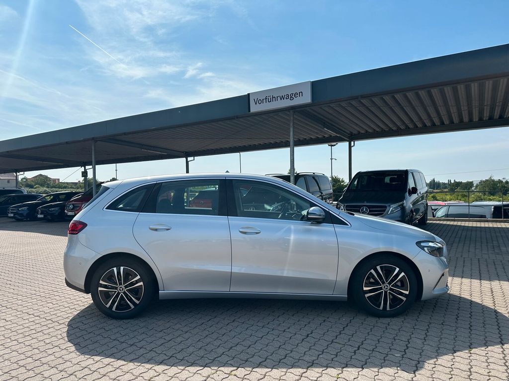 Mercedes-Benz B 180 2023