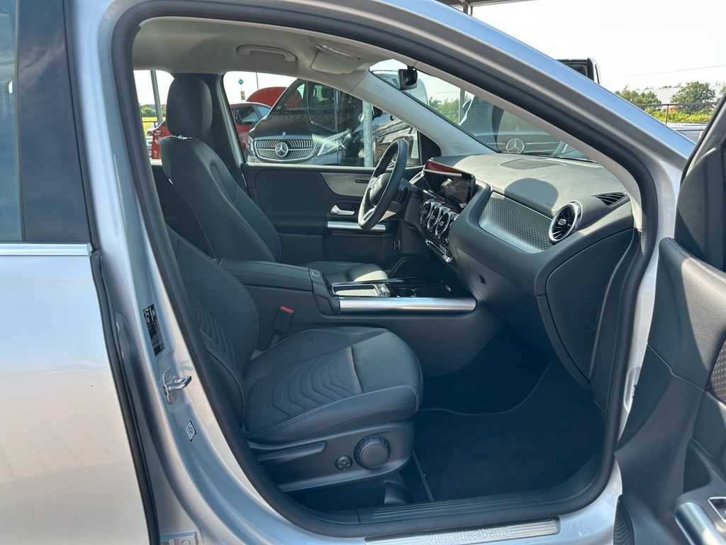 Mercedes-Benz B 180 2023