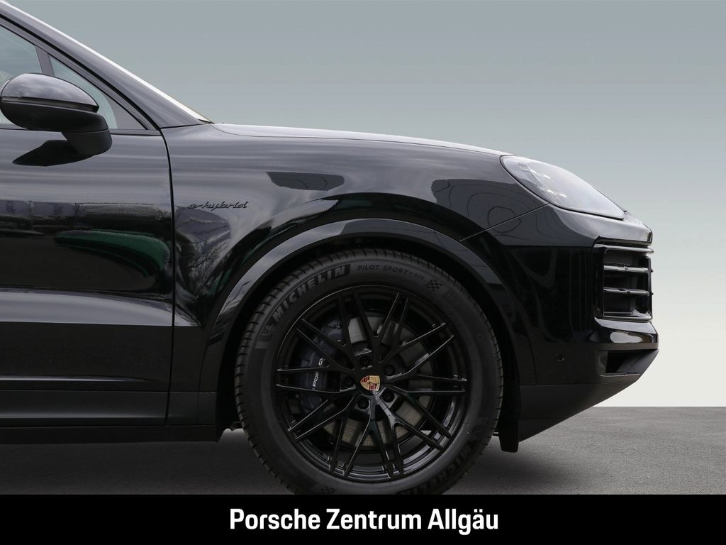 Porsche Cayenne 2025