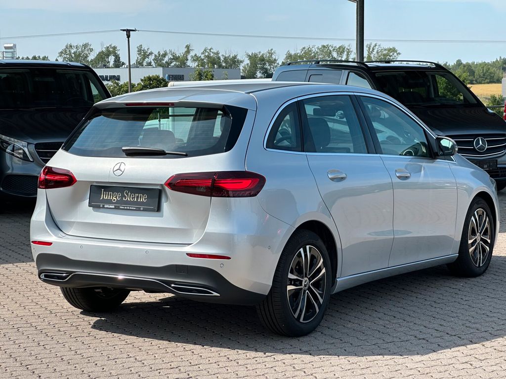 Mercedes-Benz B 180 2023
