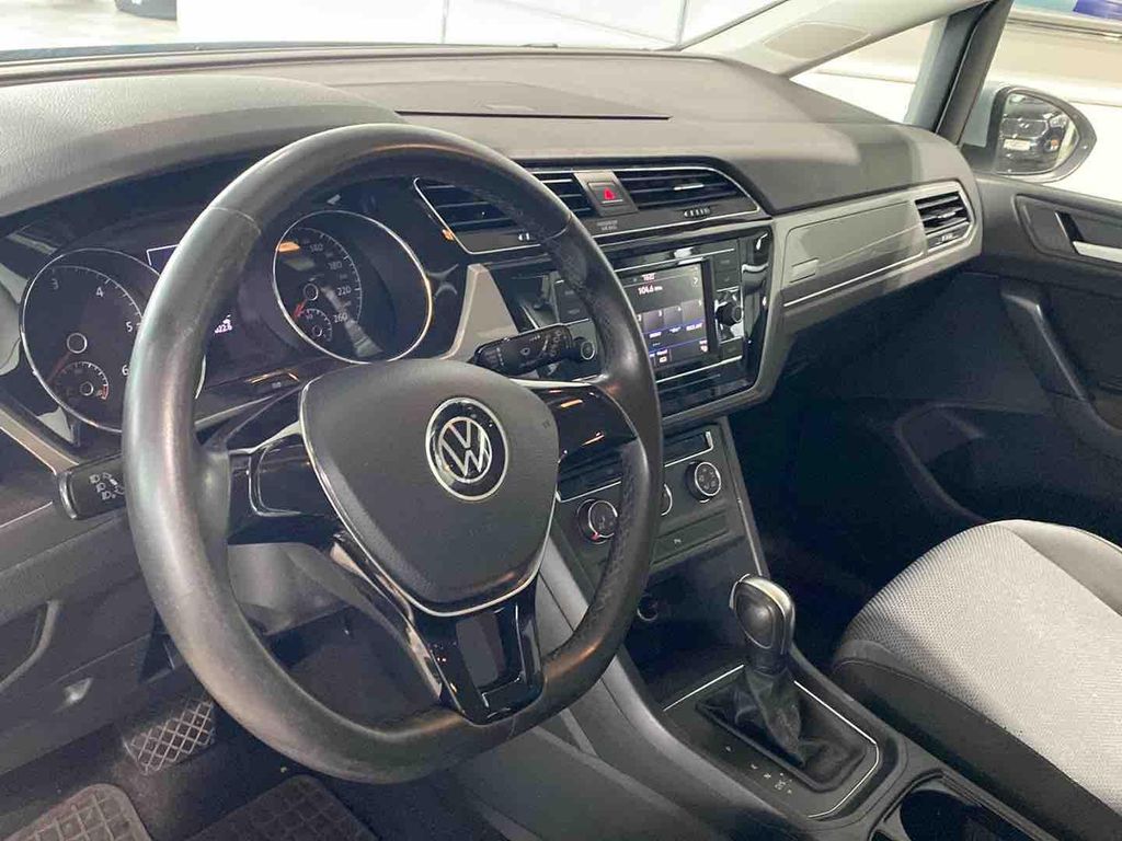 Volkswagen Touran 2021