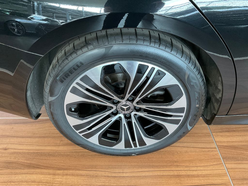 Mercedes-Benz E 220 2024