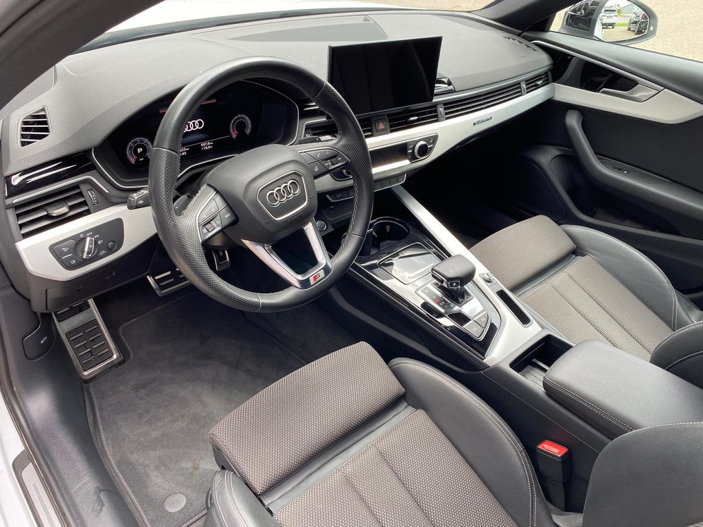 Audi A4 2023