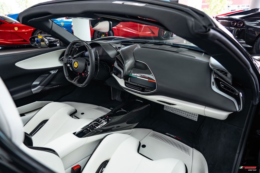 Ferrari SF90 2025