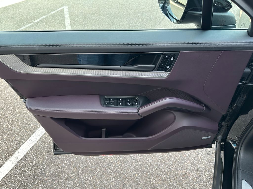 Porsche Cayenne 2025