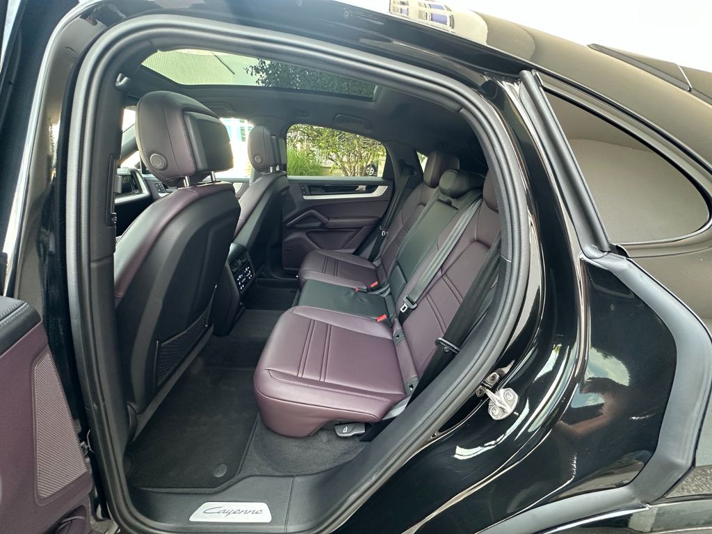 Porsche Cayenne 2025