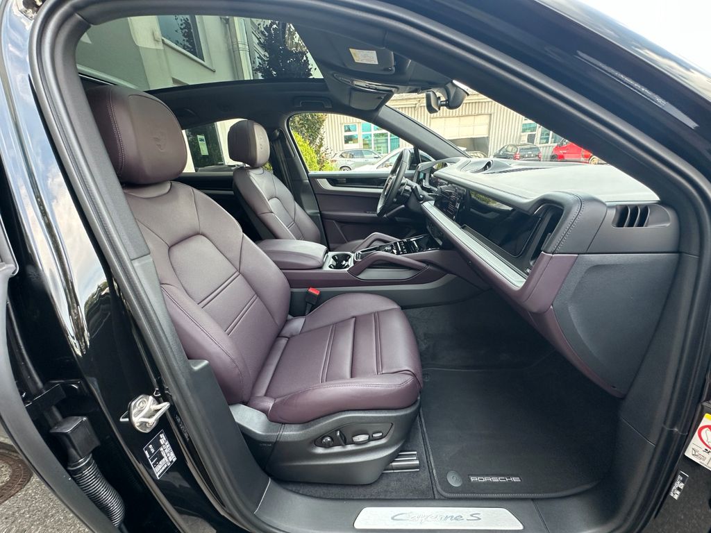 Porsche Cayenne 2025