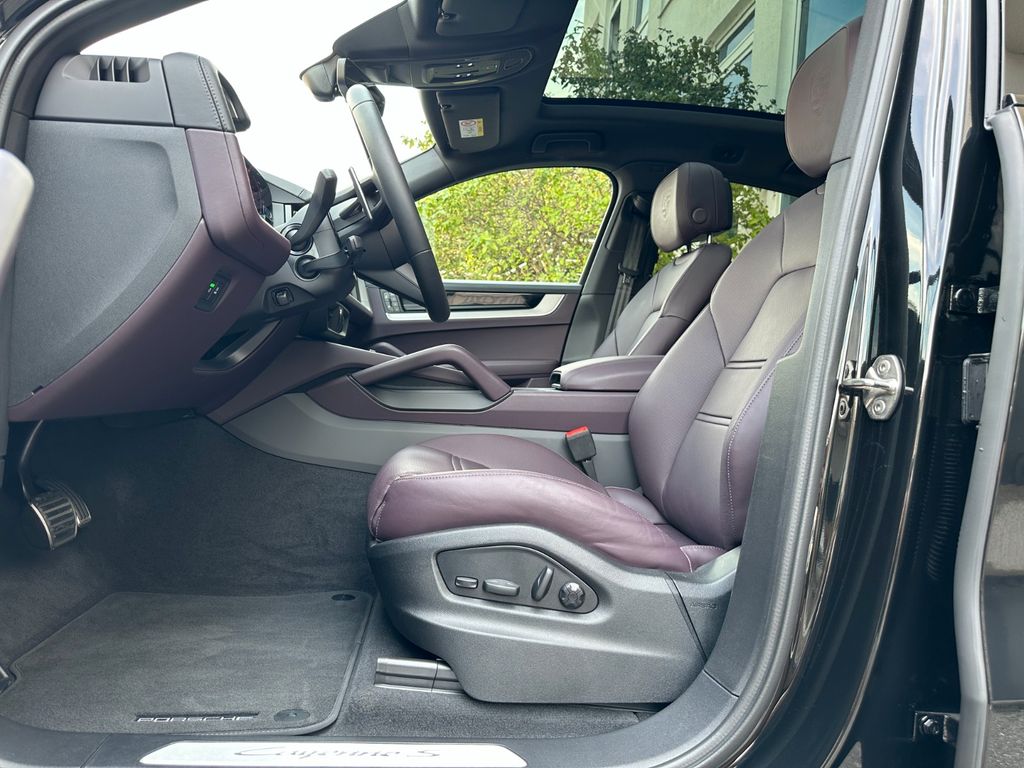 Porsche Cayenne 2025