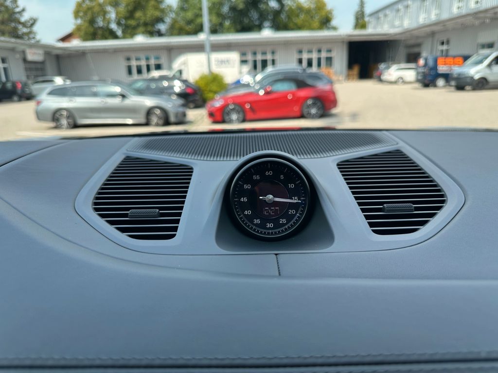 Porsche Cayenne 2025