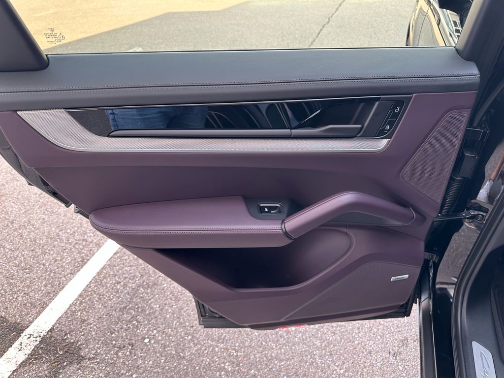 Porsche Cayenne 2025