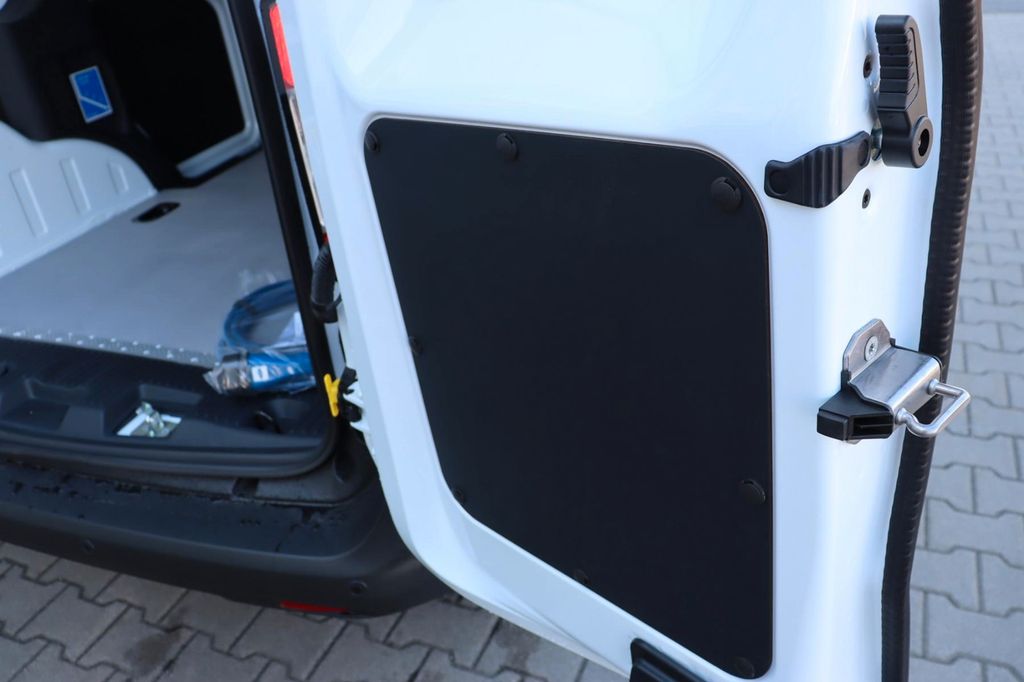 Ford Transit Courier 2025