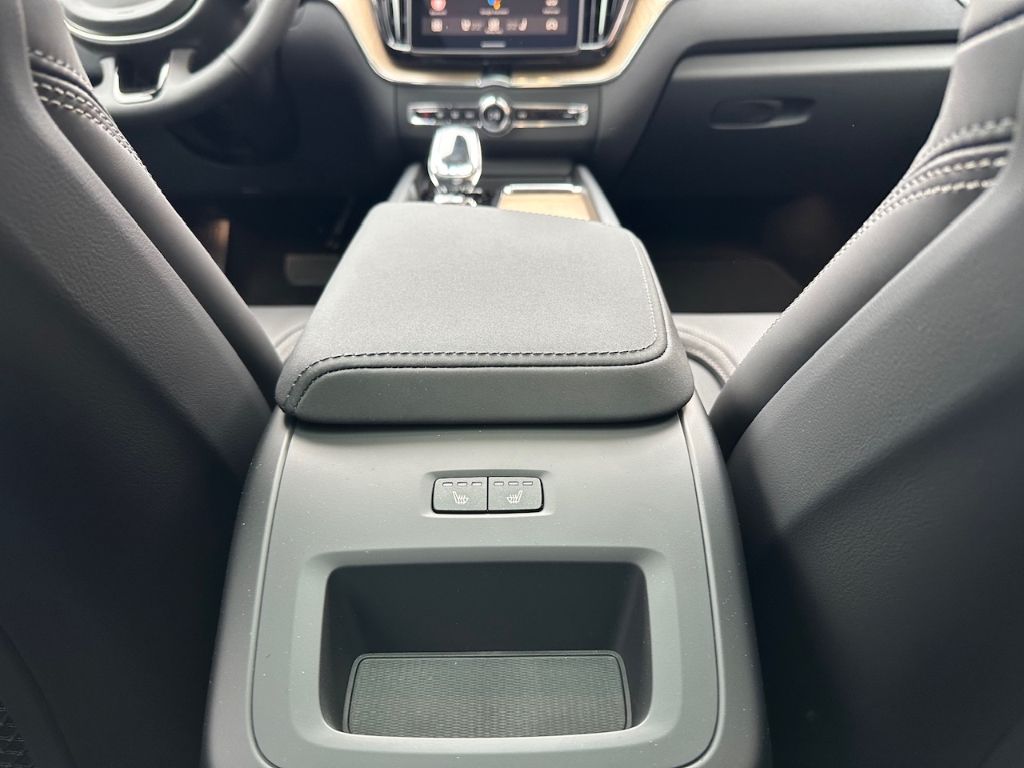 Volvo XC60 2025