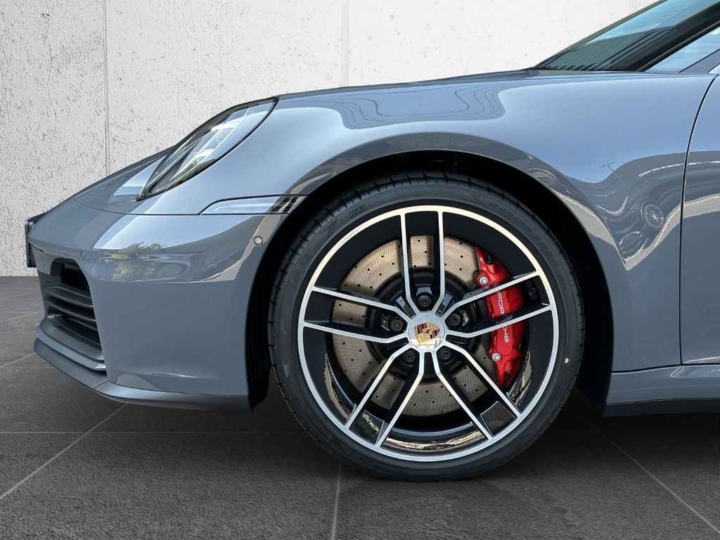 Porsche 992 2025