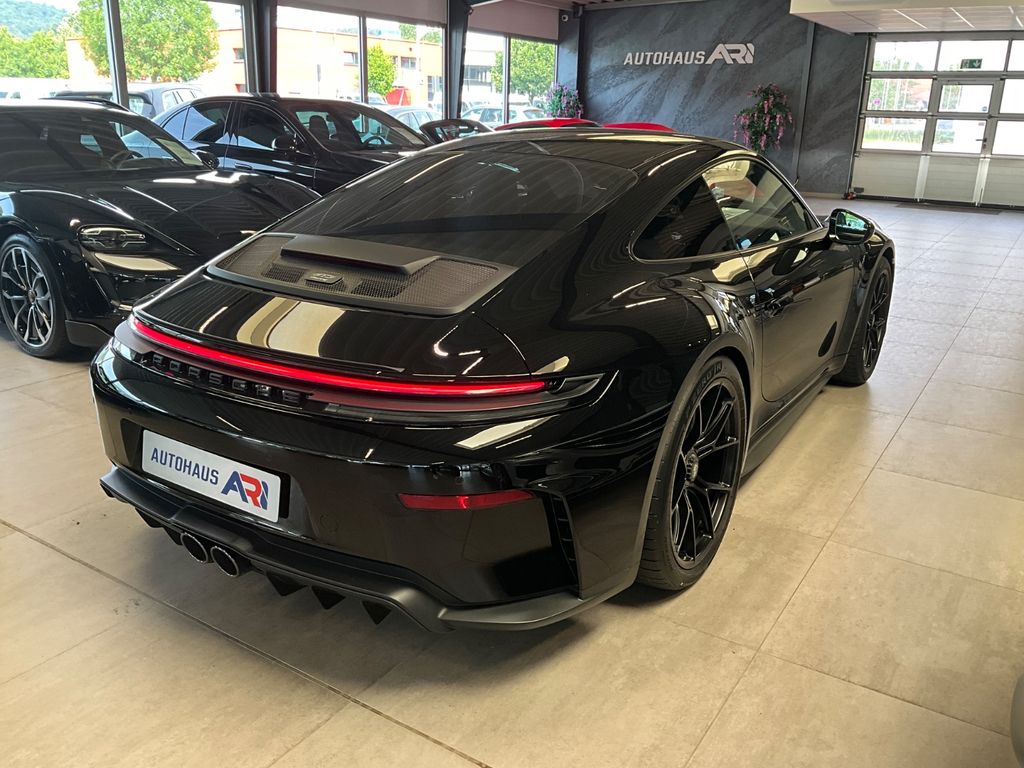 Porsche 992 2025