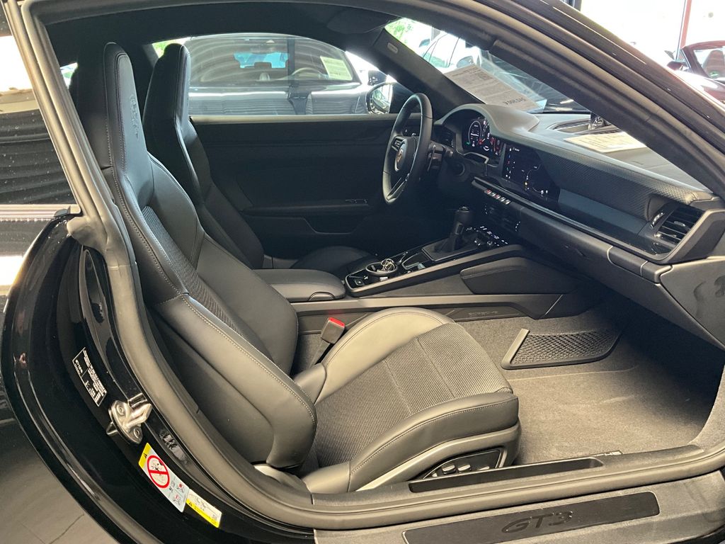 Porsche 992 2025