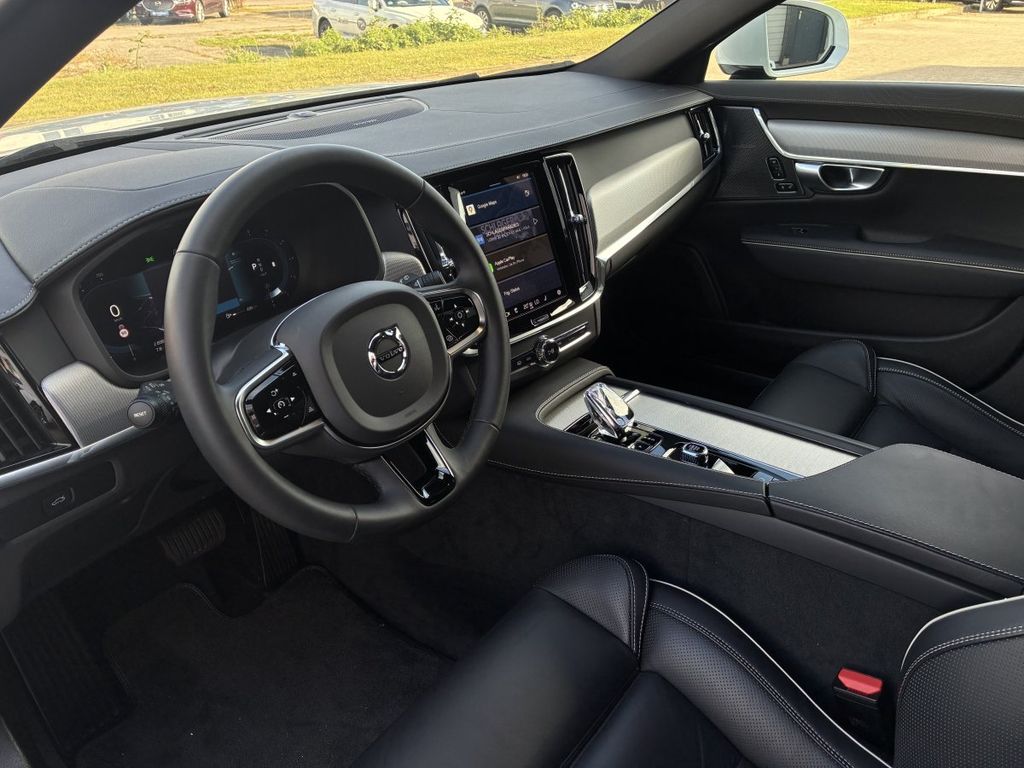Volvo V90 2023