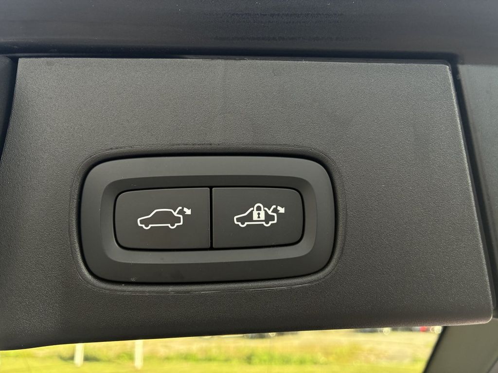 Volvo V90 2023