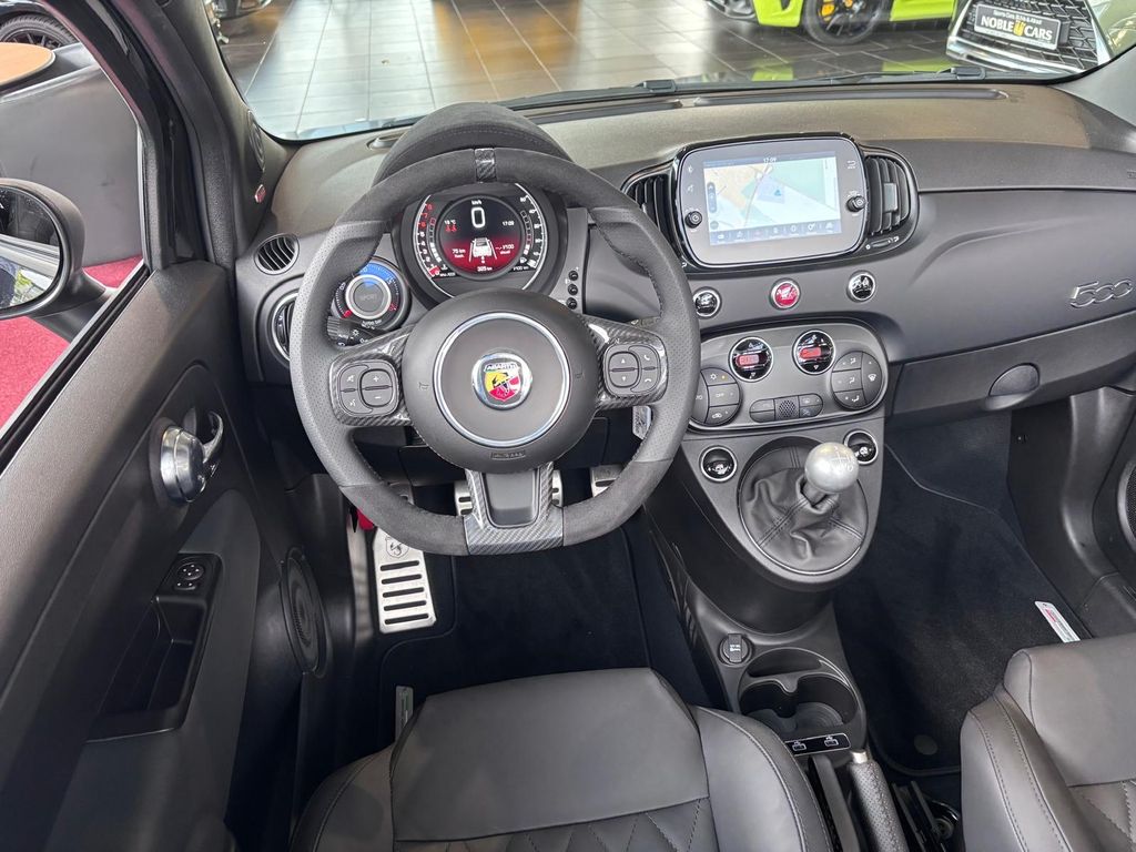 Abarth 695C 2024